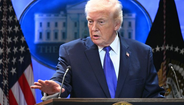 governo-dos-eua-e-acusado-de-omitir-arquivos-do-caso-epstein-que-mencionam-trump