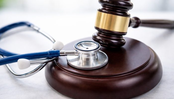 medicos-sao-condenados-na-polonia-por-atrasar-aborto-que-terminou-em-morte