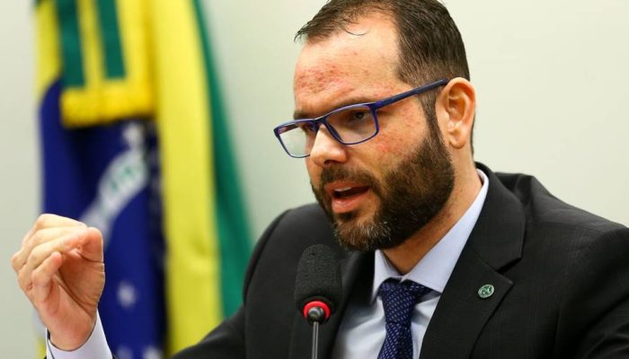 senador-seif-elogia-prisao-de-banqueiro-em-caso-de-fraudes-bancarias
