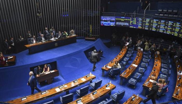 senado-aprova-acordo-mercosul-ue-e-amplia-licenca-paternidade