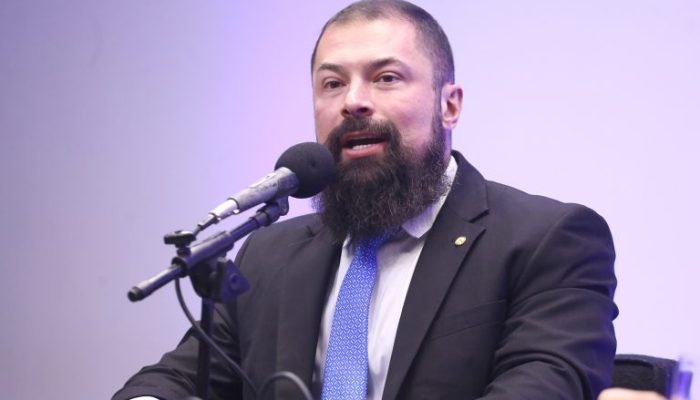 comissao-aprova-porte-de-arma-para-atiradores-com-mais-de-um-ano-de-registro