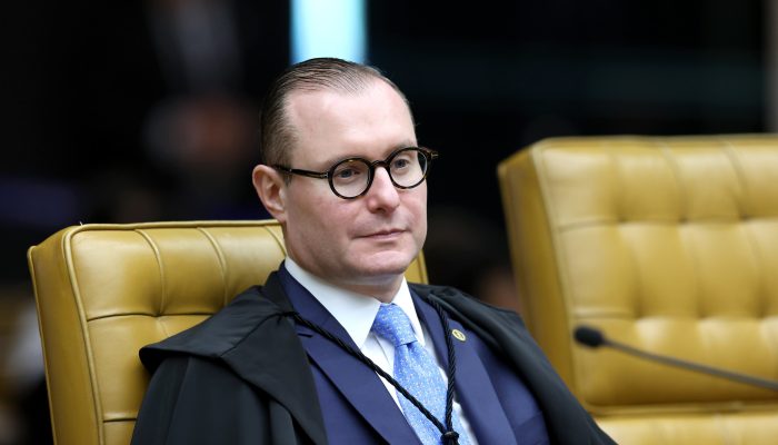 zanin-interrompe-julgamento,-suspende-nova-eleicao-e-mantem-governador-interino-no-rj