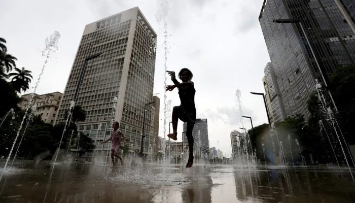 semana-santa-comeca-com-chuvas-no-norte-e-calor-extremo-no-sul,-alerta-inmet