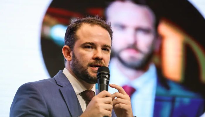 diesel-sera-mais-caro-nos-estados-que-nao-aderiram-ao-programa-do-governo,-diz-durigan