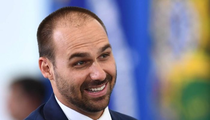 apos-comentario-nas-redes,-eduardo-bolsonaro-faz-ataque-publico-a-nikolas-ferreira