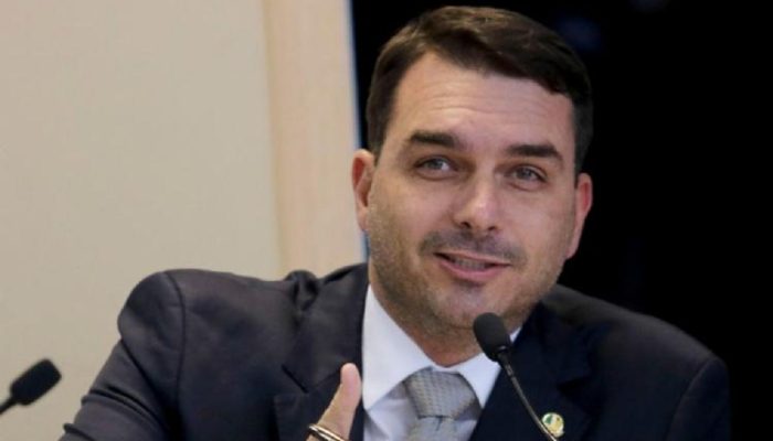 flavio-bolsonaro-diz-que-postura-critica-de-eduardo-a-nikolas-‘nao-e-inteligente’